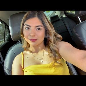 Meet your Posher, Sayra